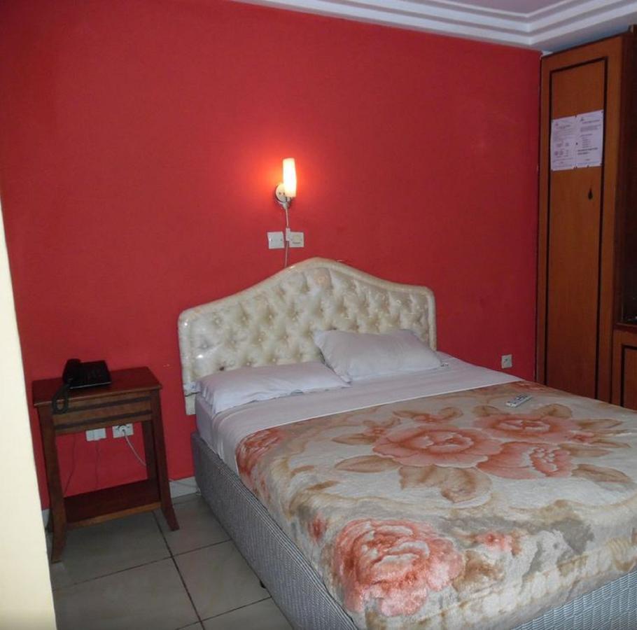 Denver Plaza Hotel Douala Exteriér fotografie