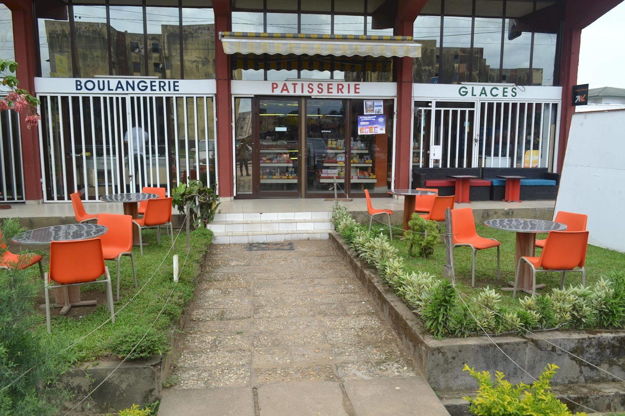 Denver Plaza Hotel Douala Exteriér fotografie